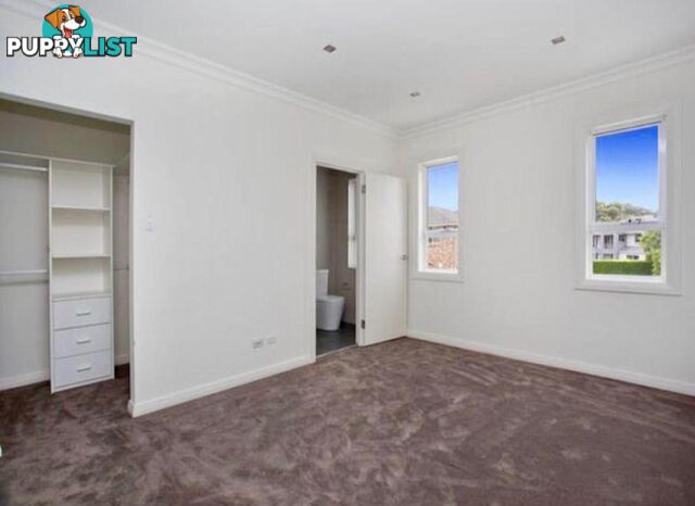 17 Parkview Avenue PICNIC POINT NSW 2213