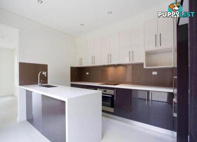 17 Parkview Avenue PICNIC POINT NSW 2213