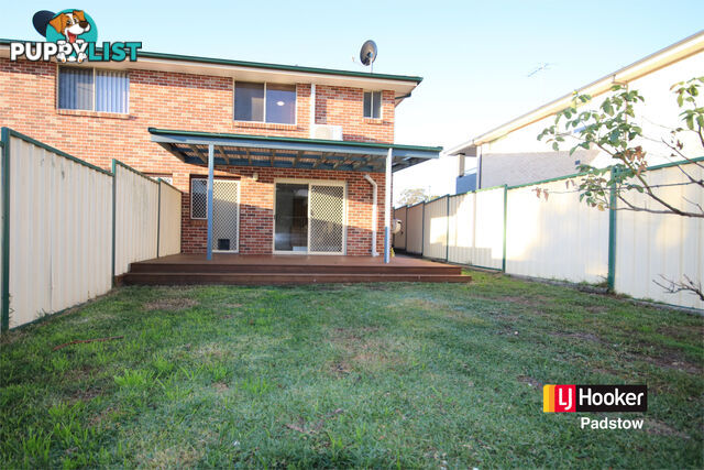 1/674A Henry Lawson Drive EAST HILLS NSW 2213