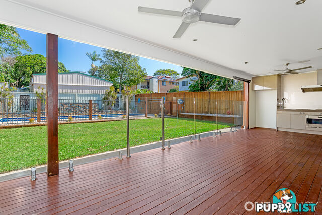 25 Michel Road Scarborough QLD 4020