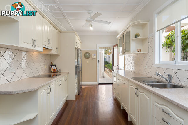 16 Whytecliffe Parade Woody Point QLD 4019