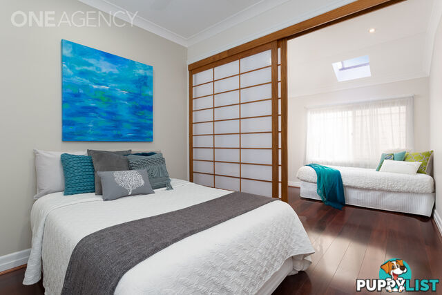 16 Whytecliffe Parade Woody Point QLD 4019