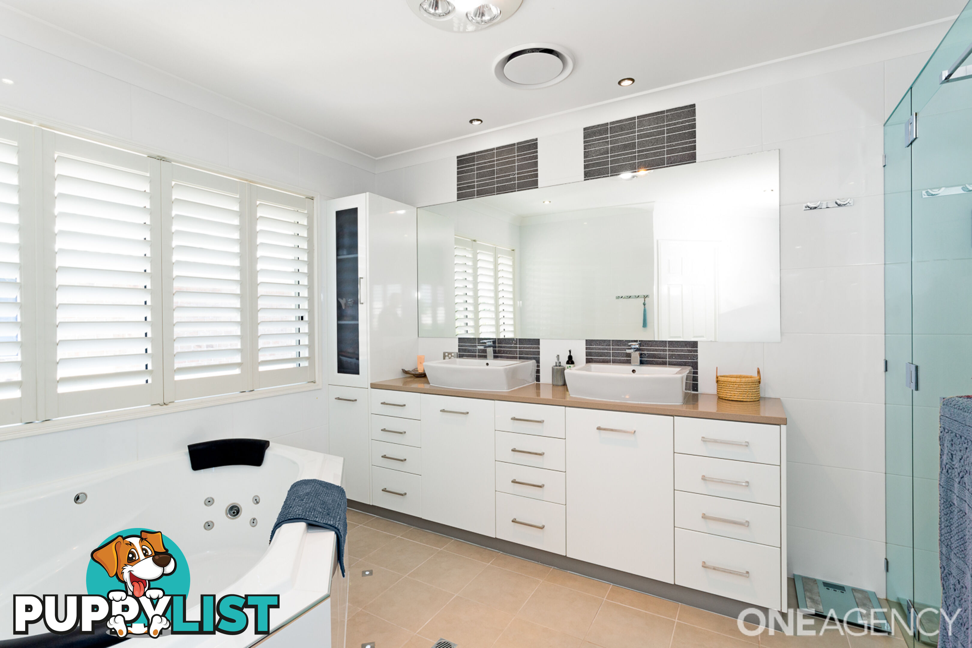 24 Resolute Court Newport QLD 4020