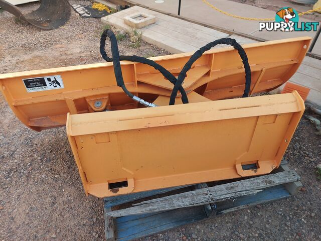 Grader blade for skidsteer loader