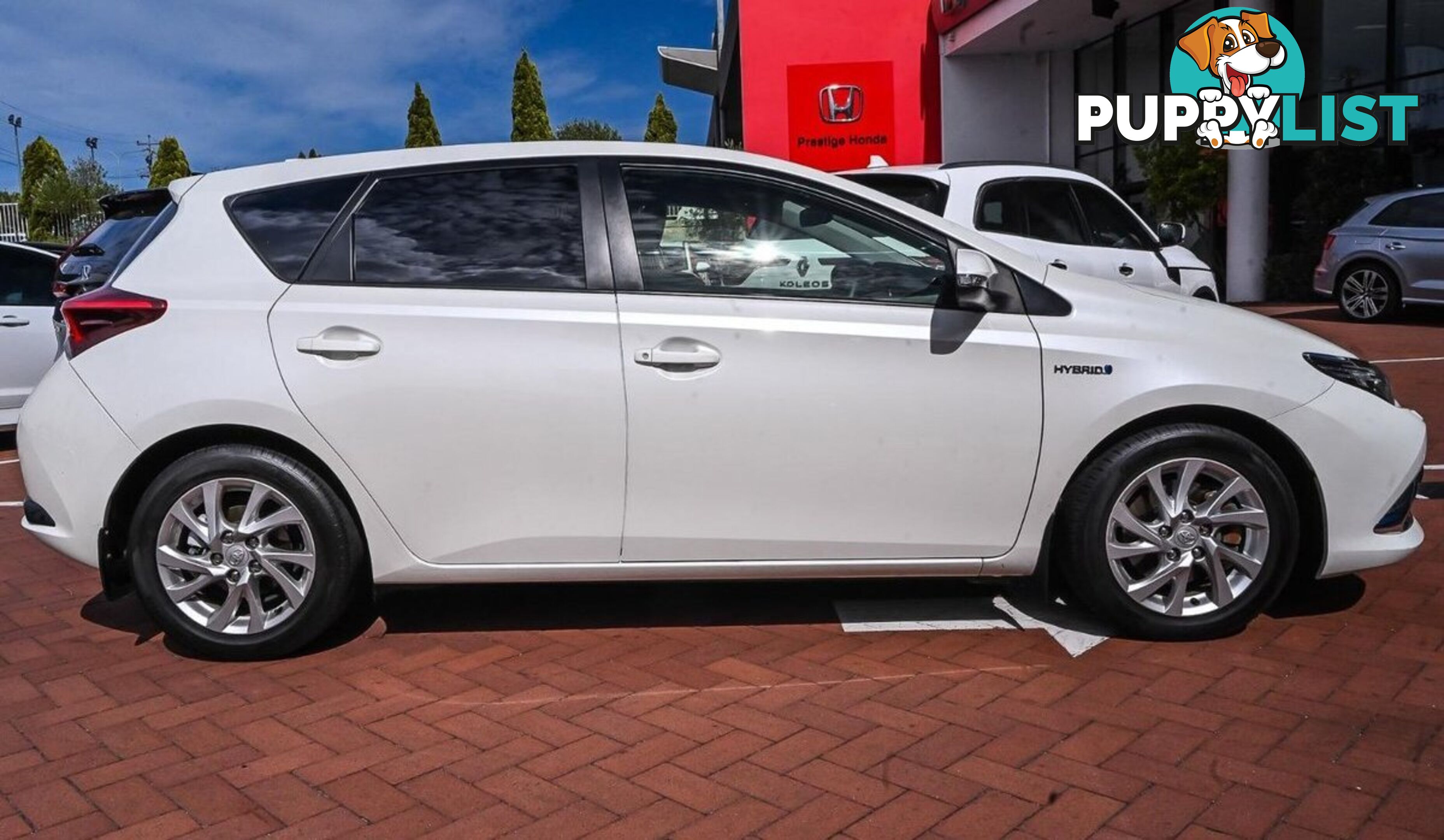 2018 TOYOTA COROLLA HYBRID ZWE186R HATCHBACK