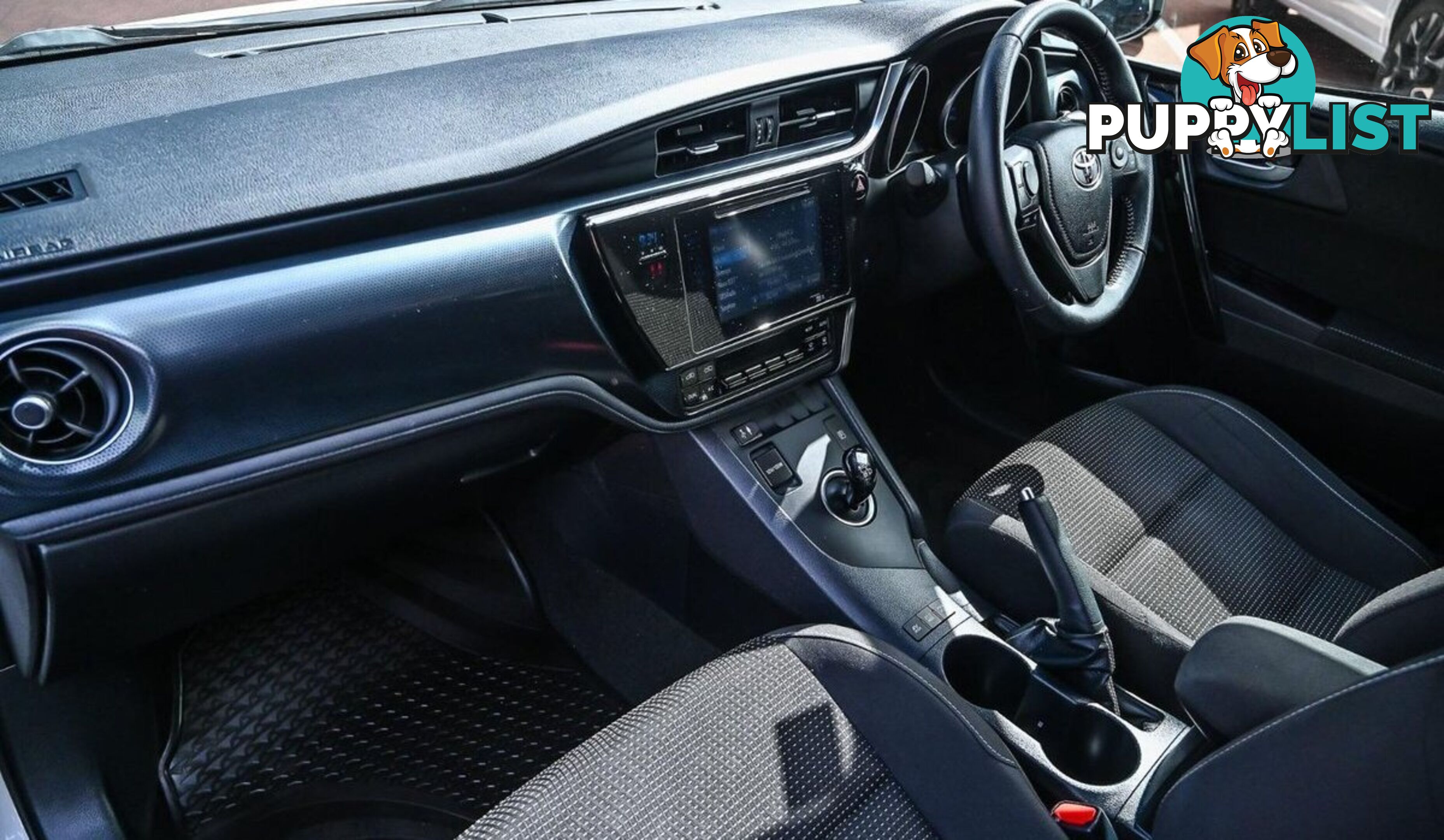 2018 TOYOTA COROLLA HYBRID ZWE186R HATCHBACK