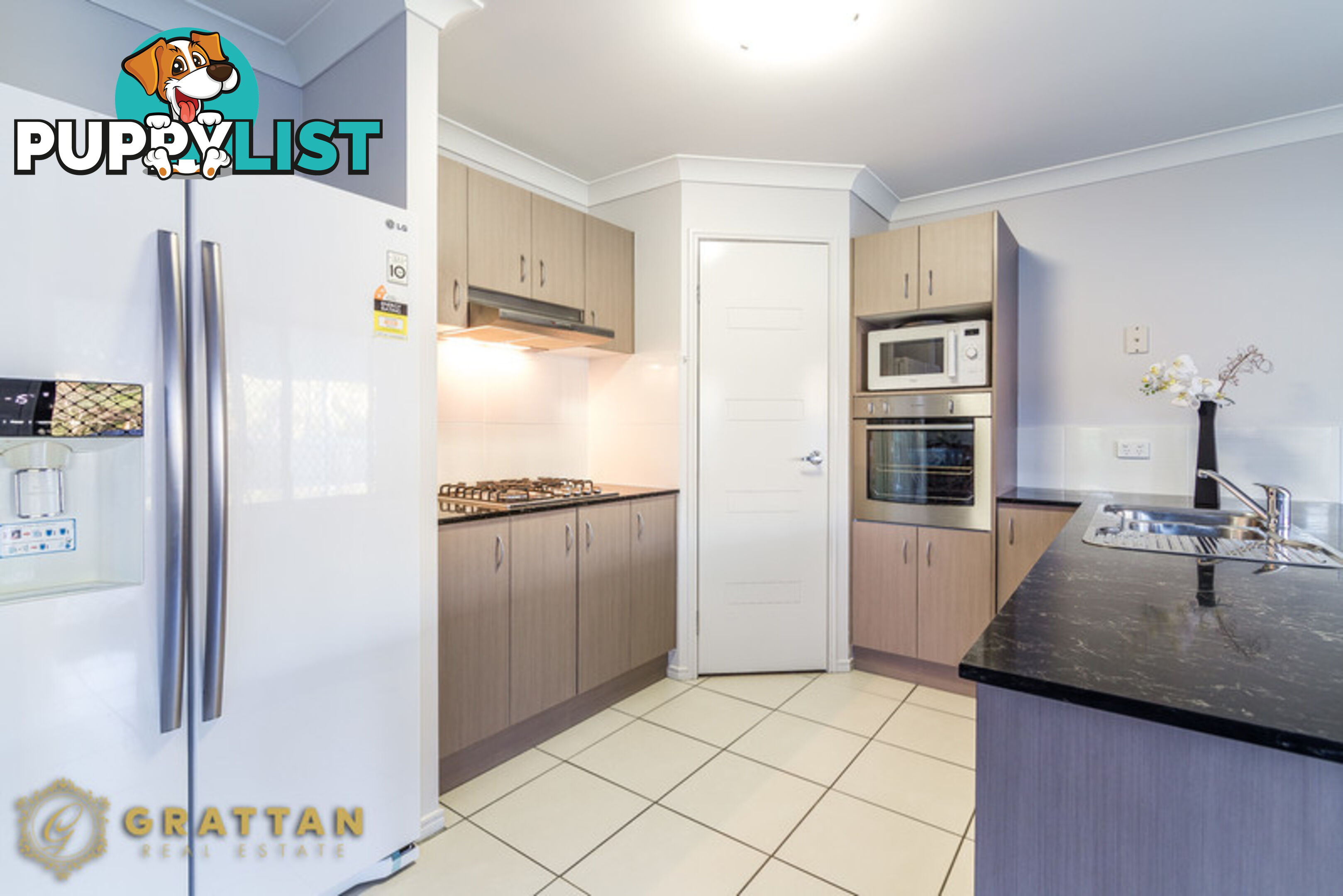 1 John Davison Place CRESTMEAD QLD 4132