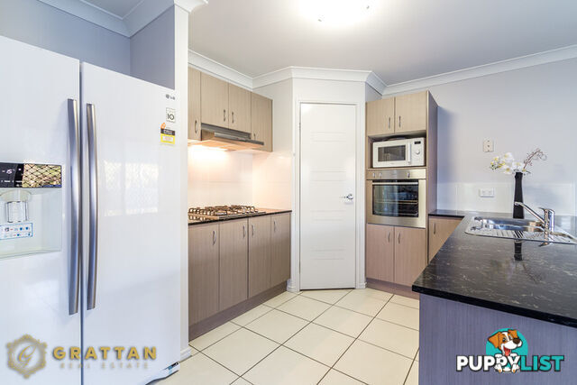 1 John Davison Place CRESTMEAD QLD 4132