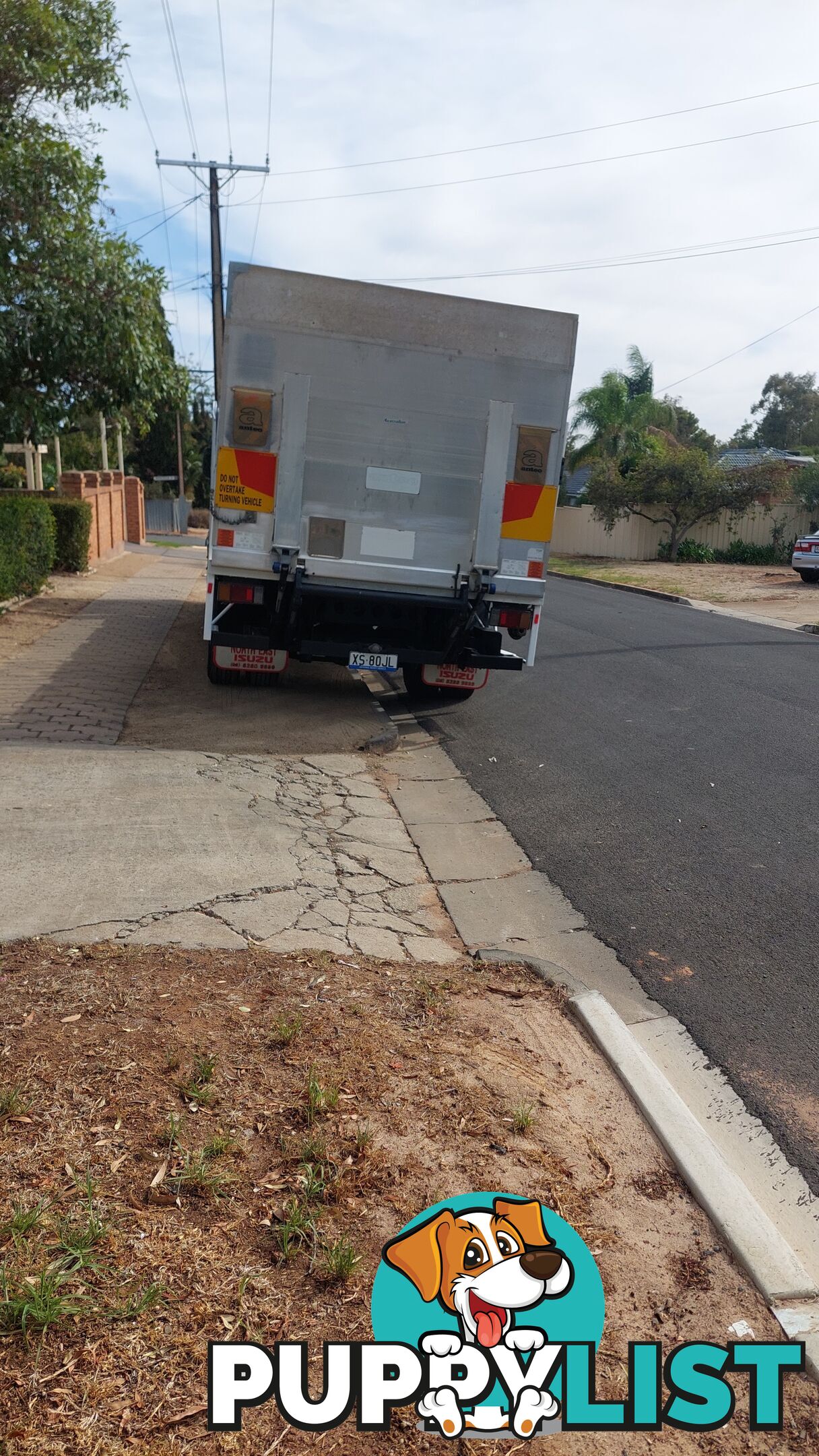 2004 Isuzu FTR Tail Lift Truck