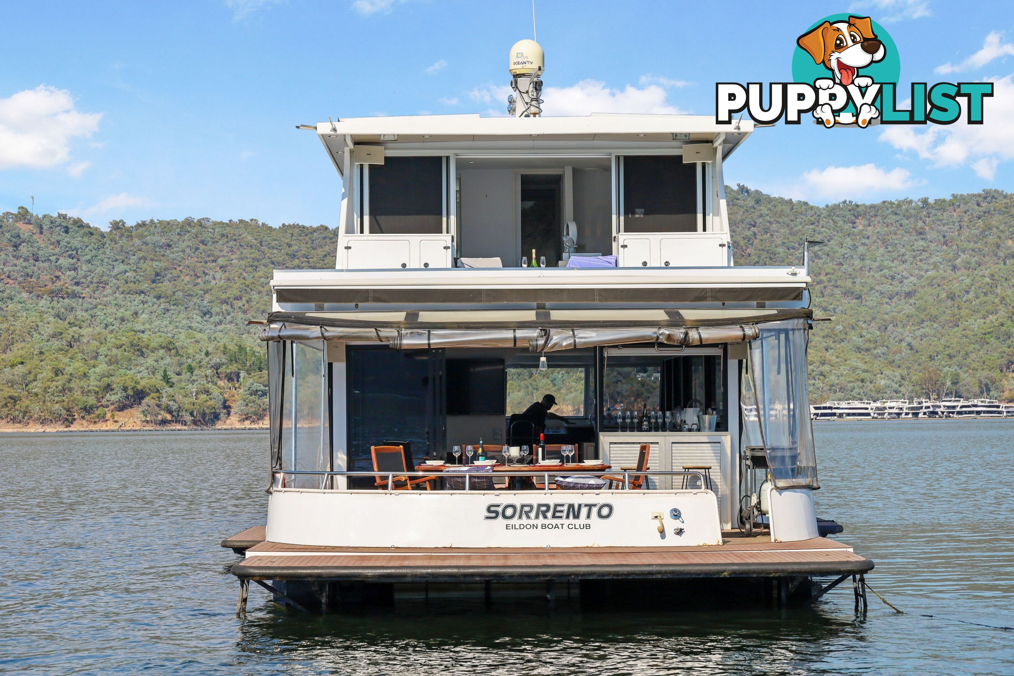 Sorrento Houseboat Holiday Home on Lake Eildon