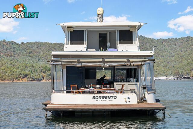 Sorrento Houseboat Holiday Home on Lake Eildon