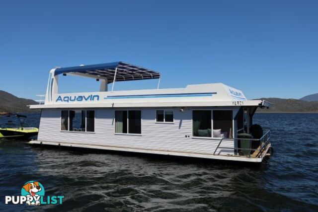 AQUAVIN Houseboat Holiday Home on Lake Eildon