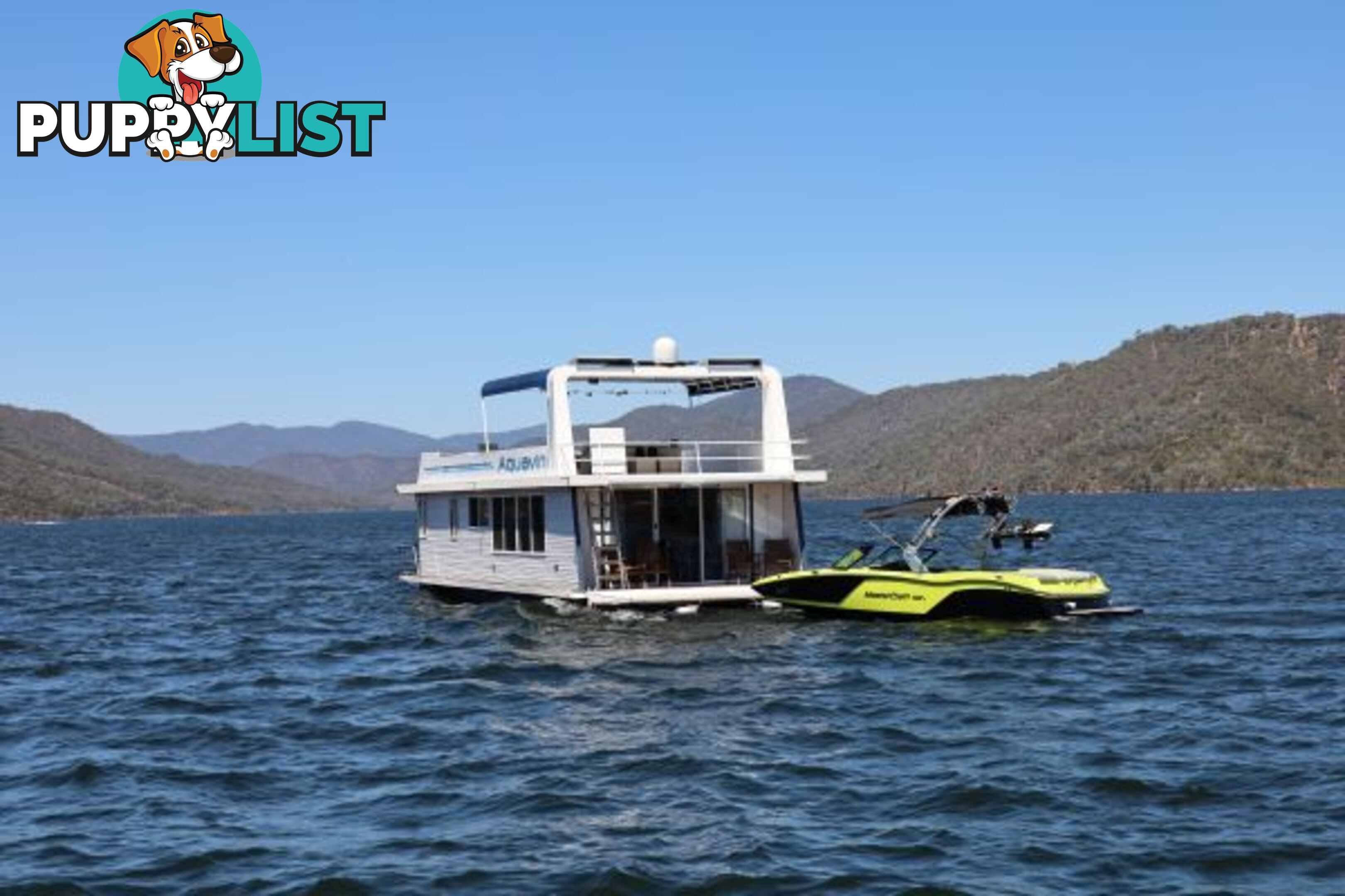 AQUAVIN Houseboat Holiday Home on Lake Eildon