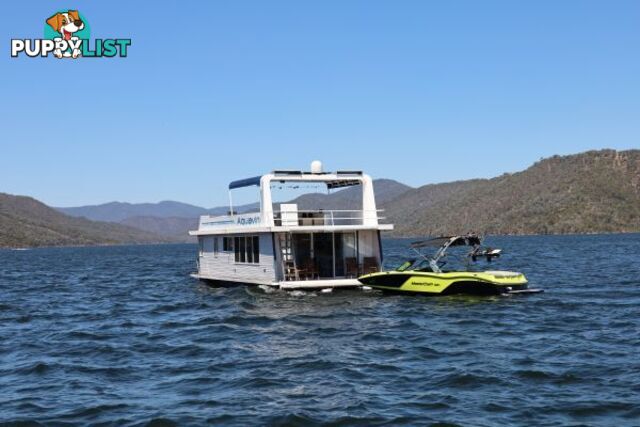 AQUAVIN Houseboat Holiday Home on Lake Eildon