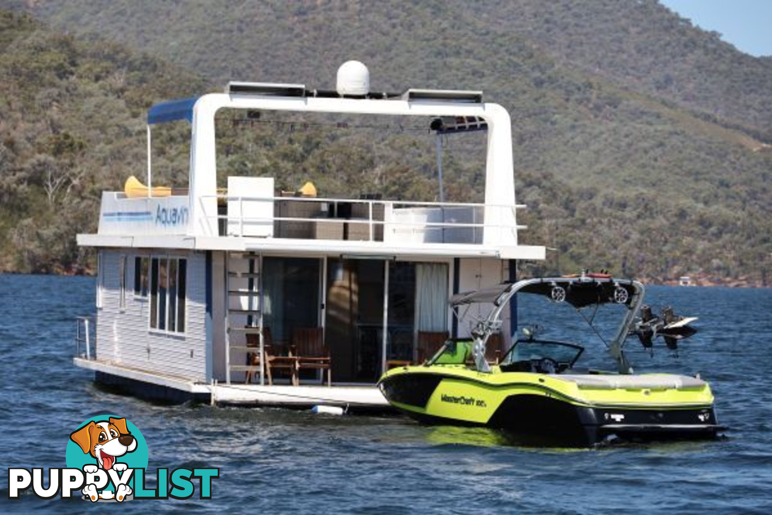 AQUAVIN Houseboat Holiday Home on Lake Eildon