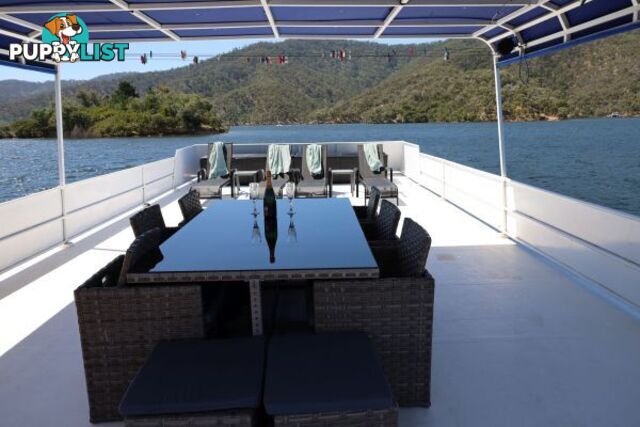 AQUAVIN Houseboat Holiday Home on Lake Eildon