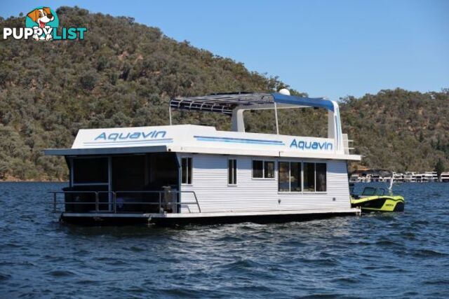 AQUAVIN Houseboat Holiday Home on Lake Eildon