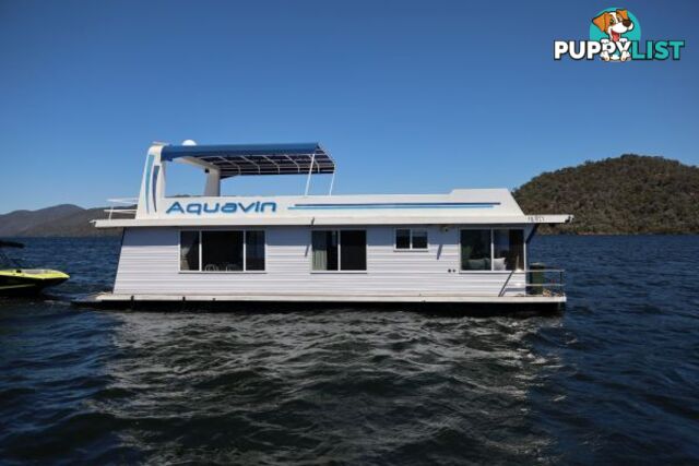 AQUAVIN Houseboat Holiday Home on Lake Eildon