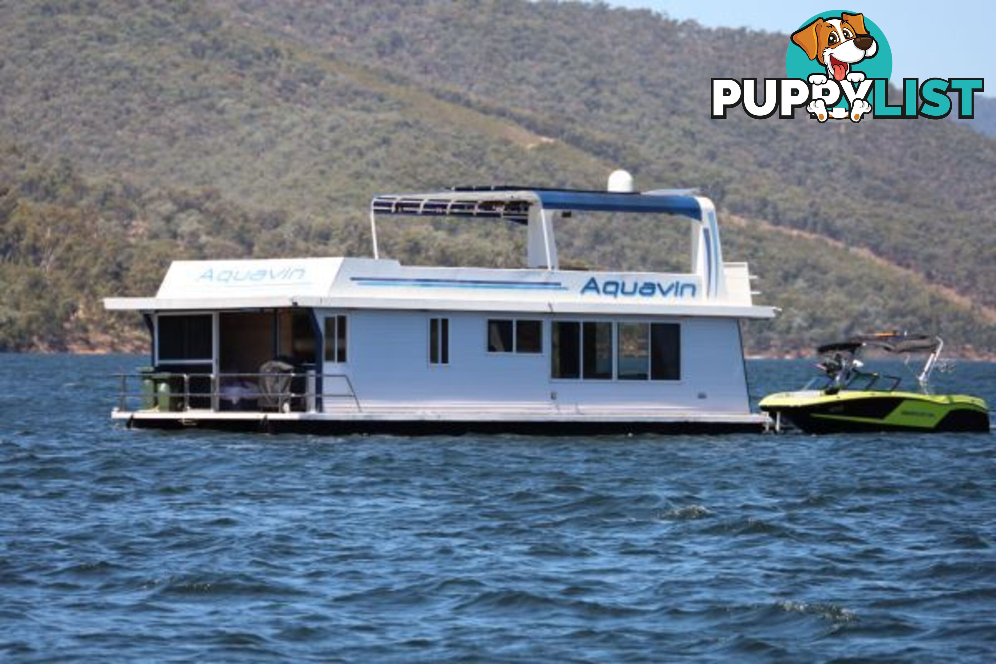 AQUAVIN Houseboat Holiday Home on Lake Eildon