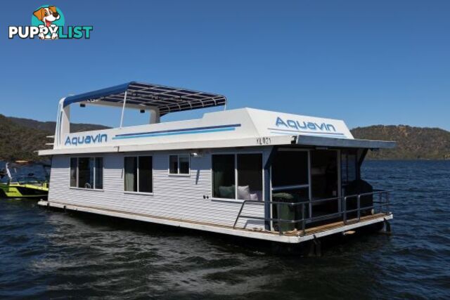 AQUAVIN Houseboat Holiday Home on Lake Eildon