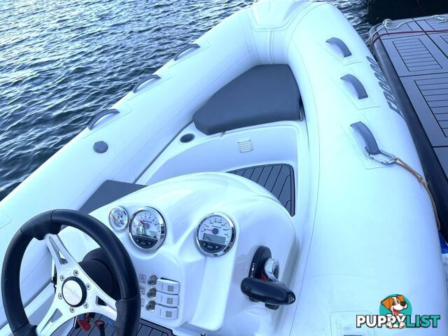 Brig Eagle 380 @ Lake Eildon
