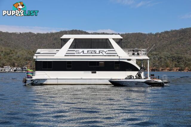 SALISBURY: Houseboat Holiday Home on Lake Eildon