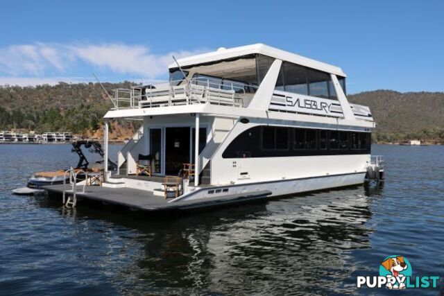 SALISBURY: Houseboat Holiday Home on Lake Eildon