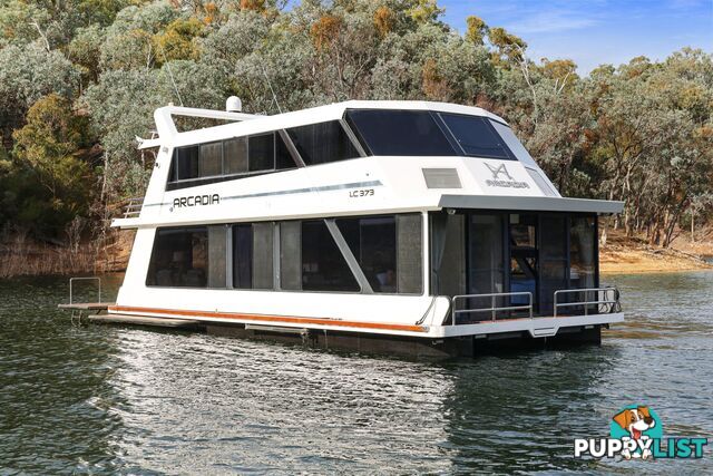 Arcadia Houseboat Holiday Home on Lake Eildon