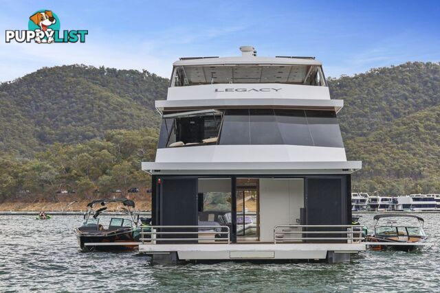 Legacy Houseboat Holiday Home on Lake Eildon