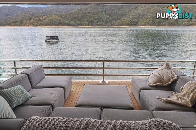 Legacy Houseboat Holiday Home on Lake Eildon