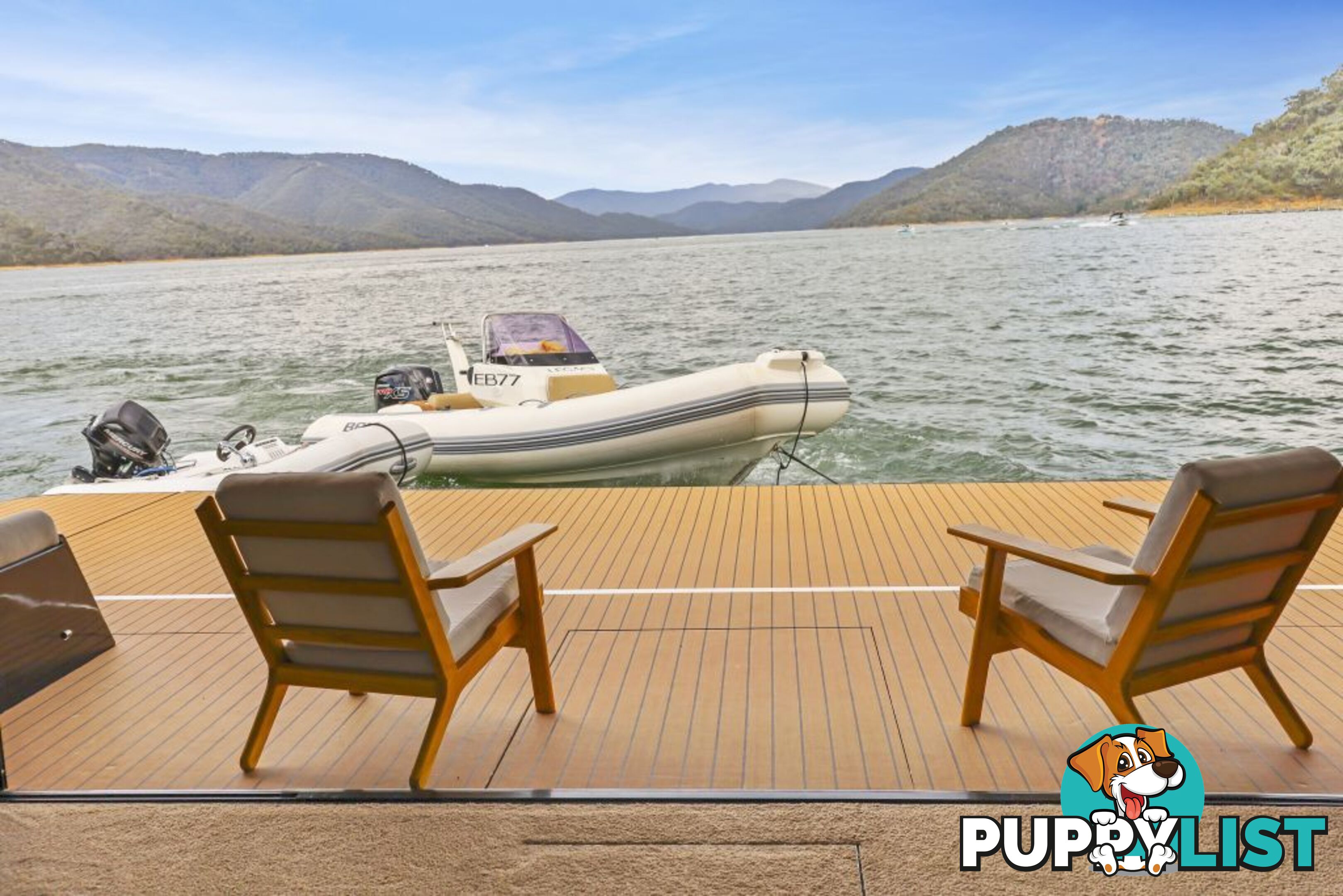 Legacy Houseboat Holiday Home on Lake Eildon