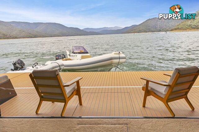 Legacy Houseboat Holiday Home on Lake Eildon