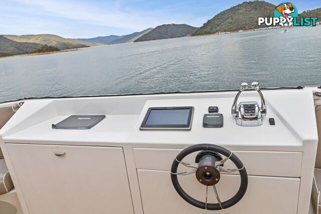 Legacy Houseboat Holiday Home on Lake Eildon