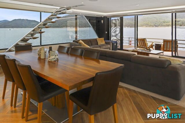 Legacy Houseboat Holiday Home on Lake Eildon