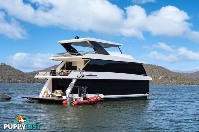 Signature Houseboat Holiday Home on Lake Eildon