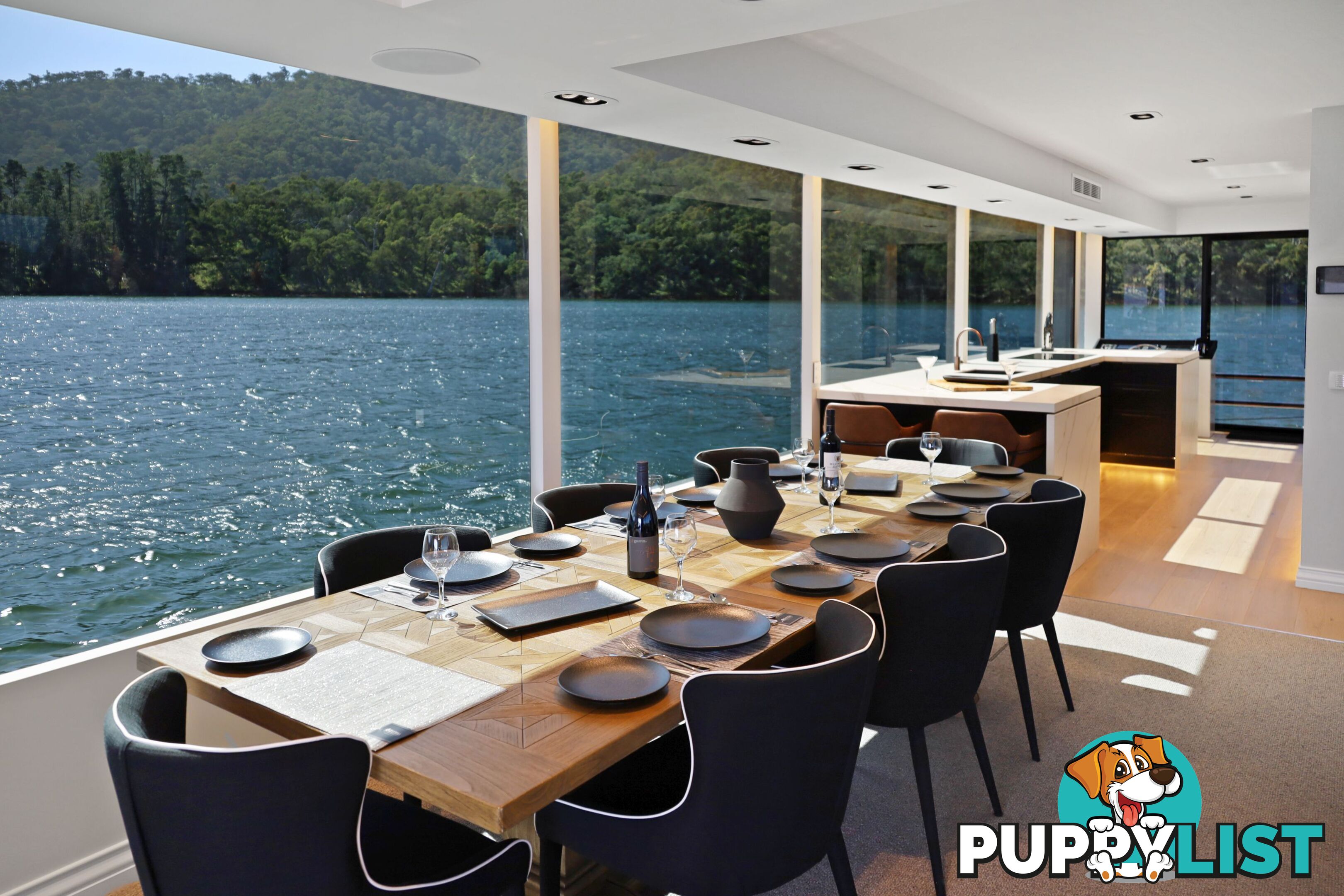 Signature Houseboat Holiday Home on Lake Eildon