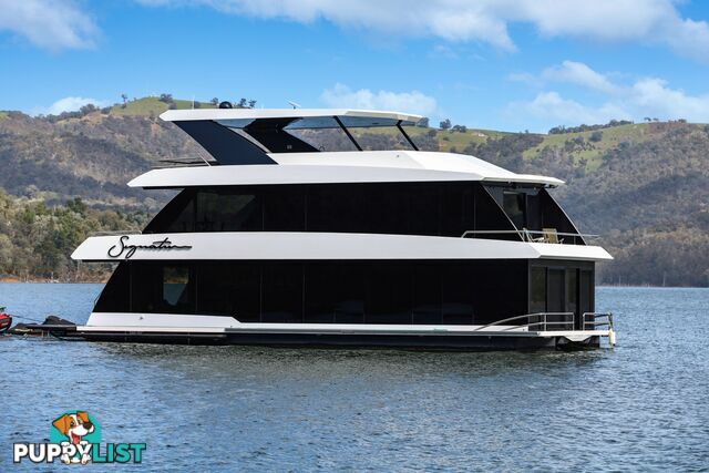 Signature Houseboat Holiday Home on Lake Eildon