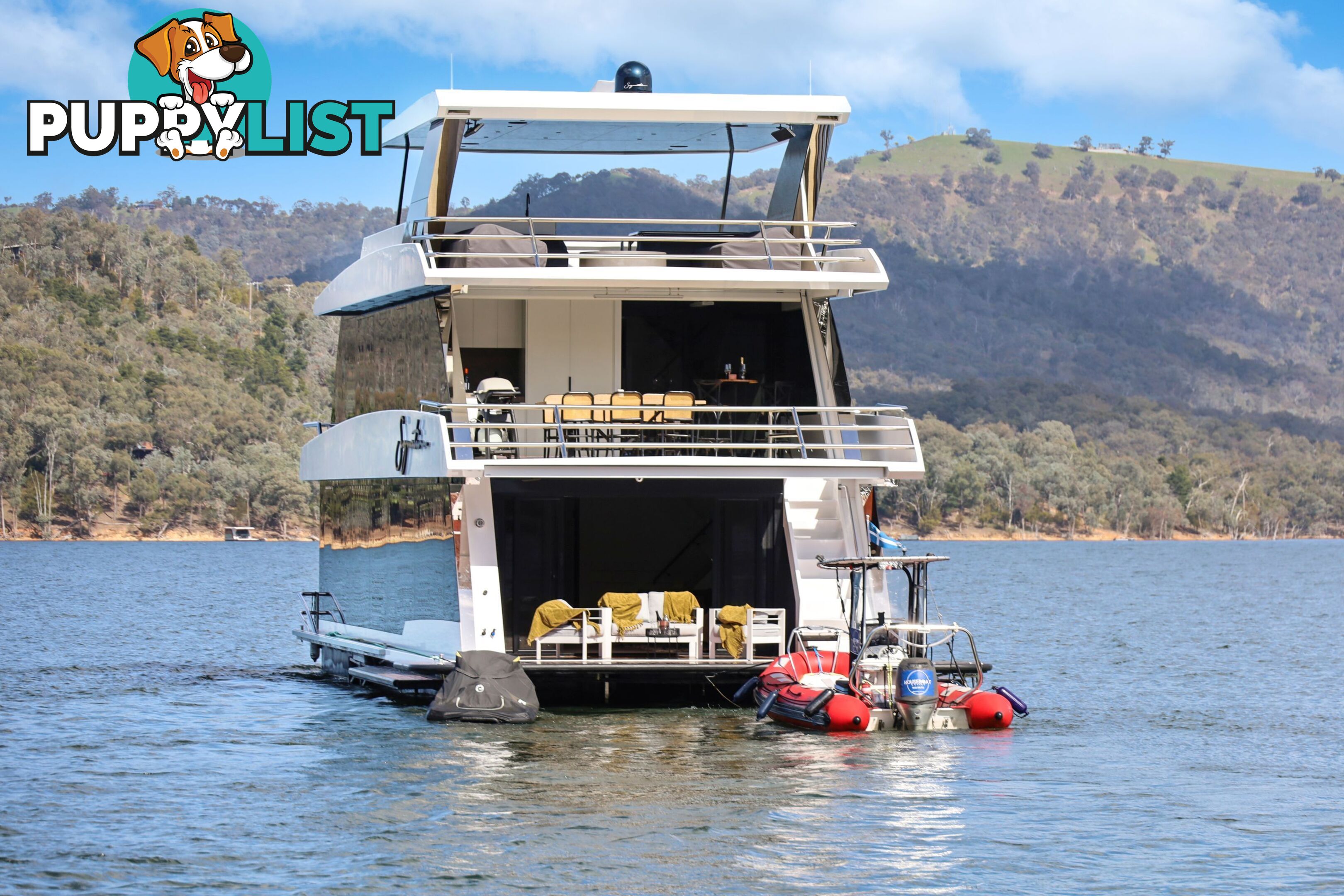 Signature Houseboat Holiday Home on Lake Eildon