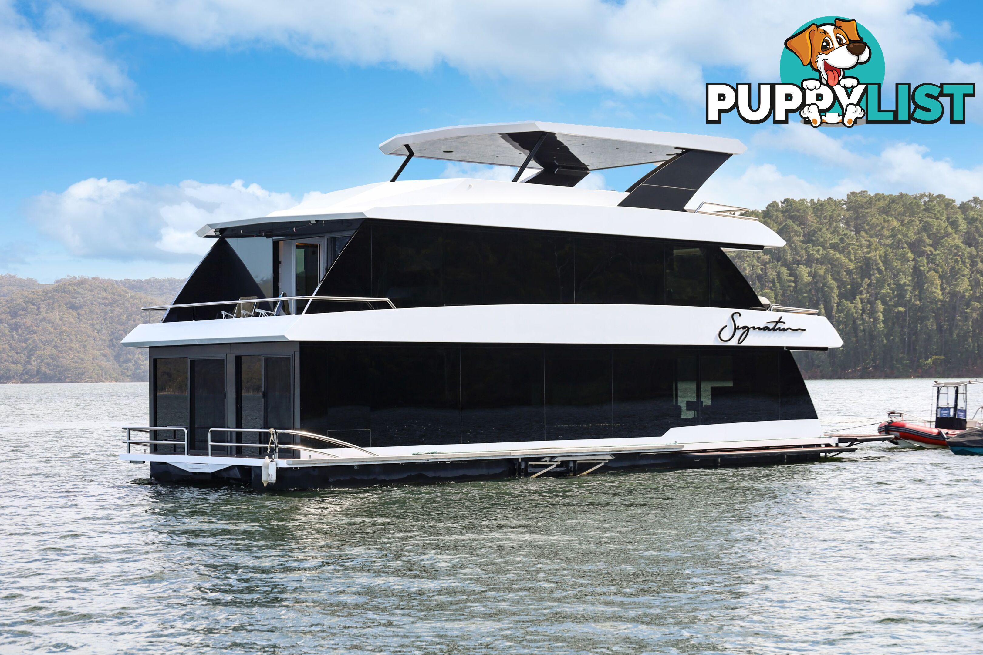 Signature Houseboat Holiday Home on Lake Eildon