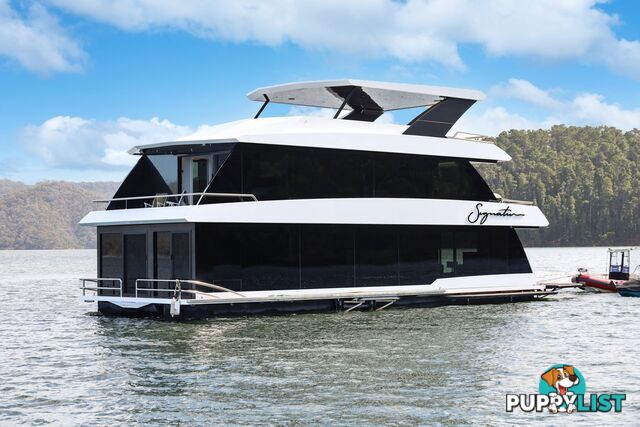 Signature Houseboat Holiday Home on Lake Eildon