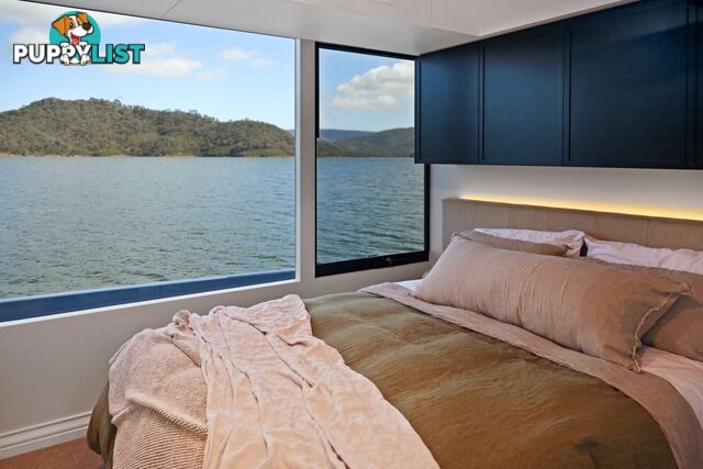 Signature Houseboat Holiday Home on Lake Eildon