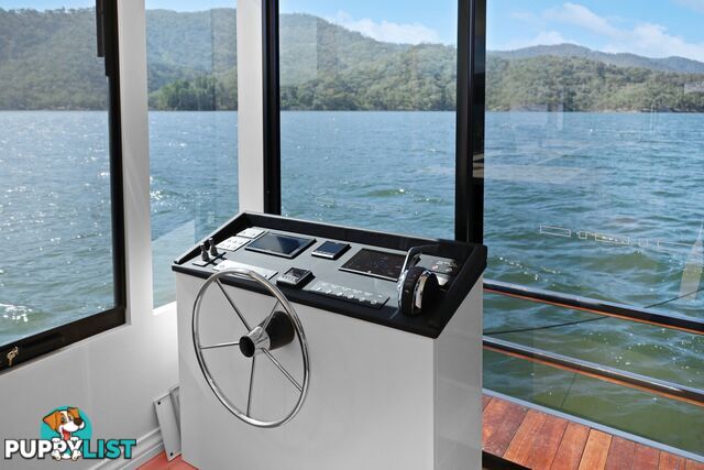 Signature Houseboat Holiday Home on Lake Eildon