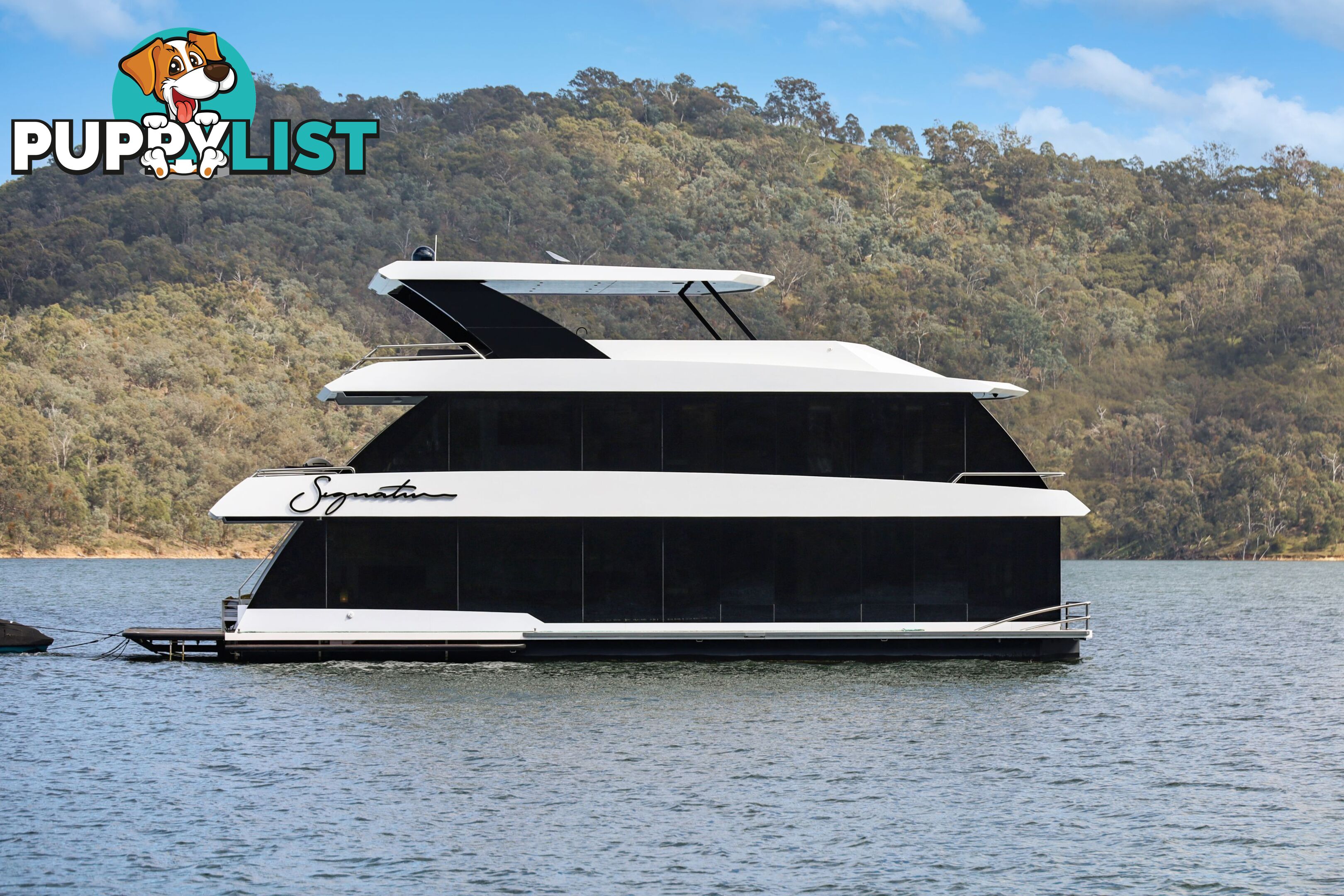 Signature Houseboat Holiday Home on Lake Eildon