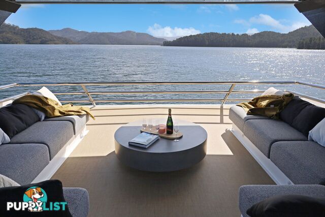 Signature Houseboat Holiday Home on Lake Eildon