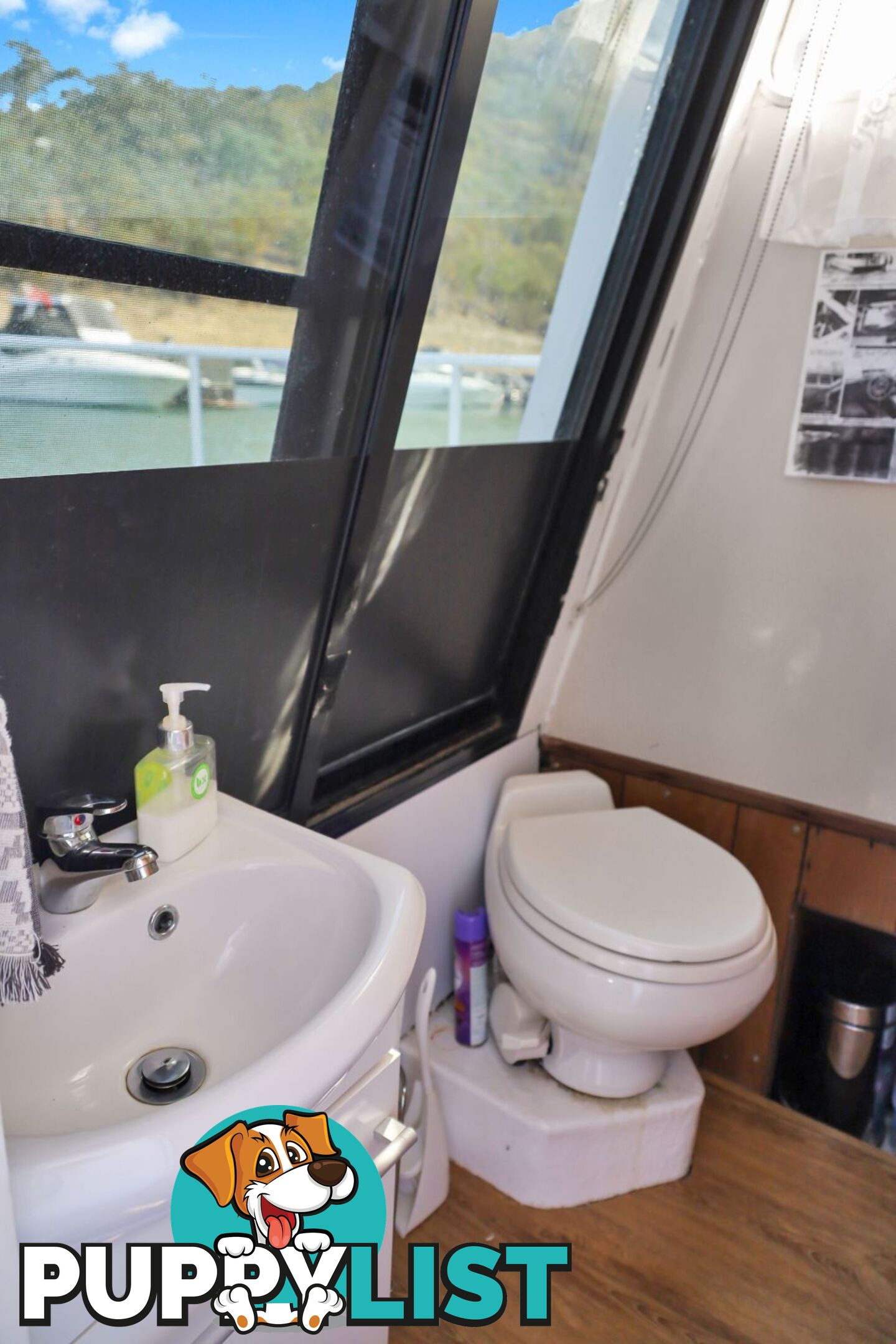 Sequester Ramsay Cruiser on Lake Eildon