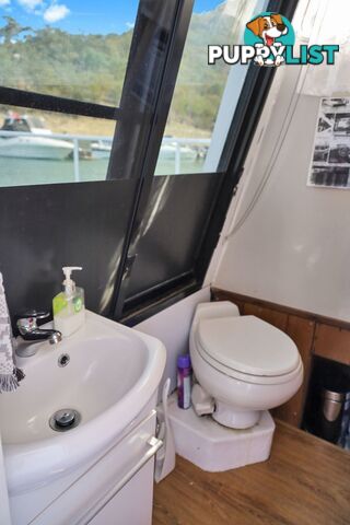 Sequester Ramsay Cruiser on Lake Eildon