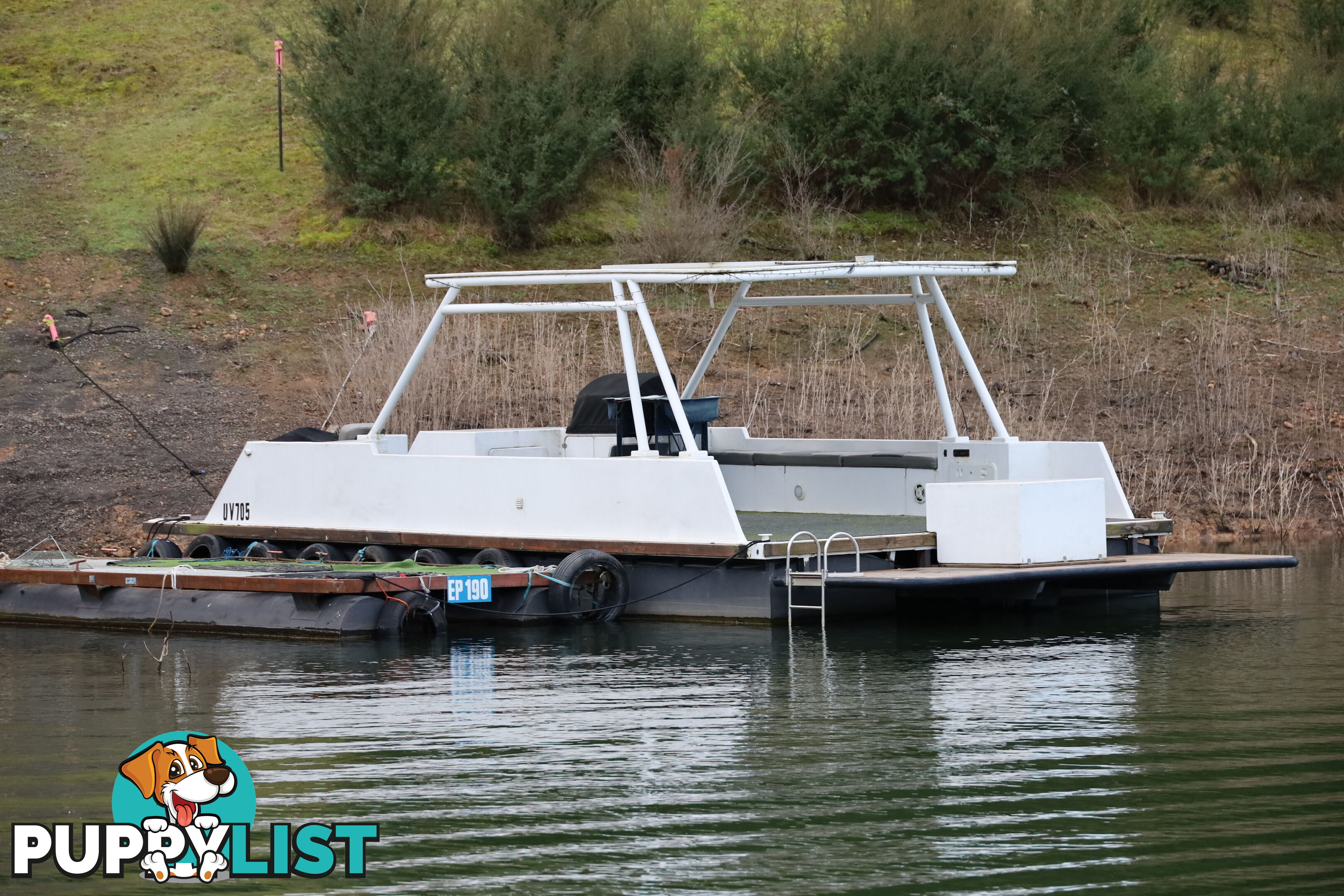 TB Dayboat on Lake Eildon