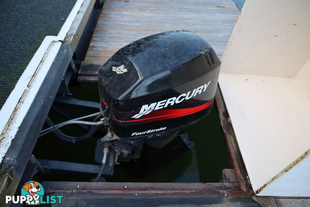 TB Dayboat on Lake Eildon