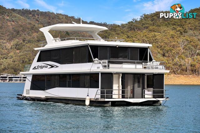 ENIGMA Houseboat Holiday Home on Lake Eildon