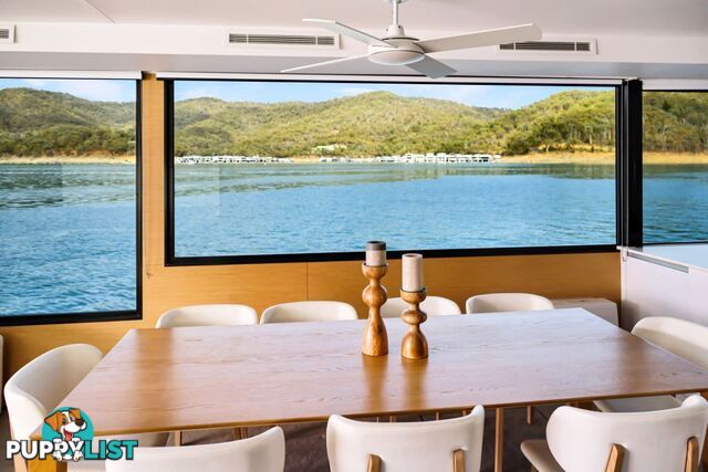 ENIGMA Houseboat Holiday Home on Lake Eildon